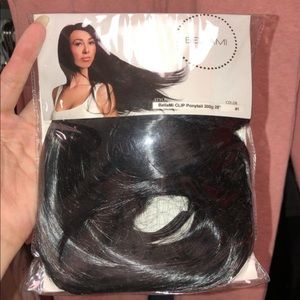 BELLAMI CLIP PONYTAIL BLACK 28”